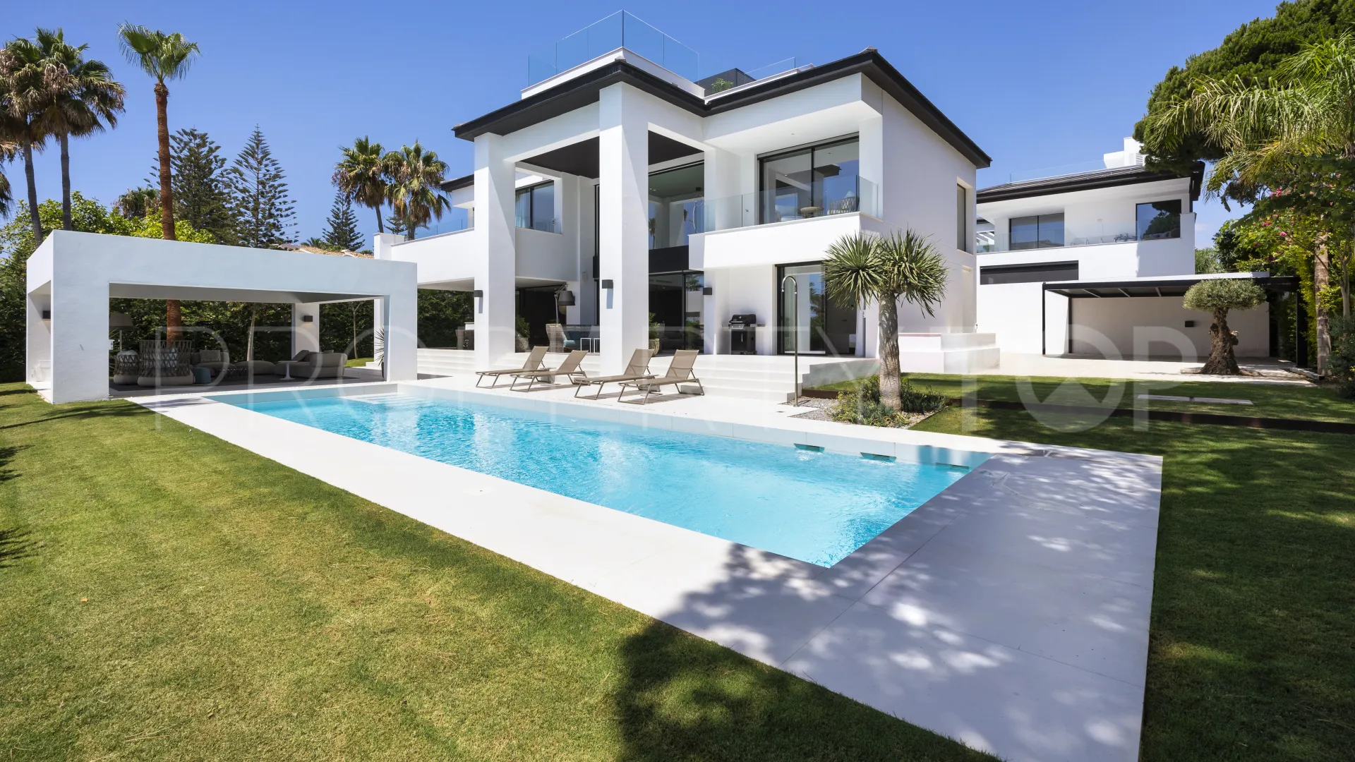 For sale villa in Cortijo Blanco with 6 bedrooms