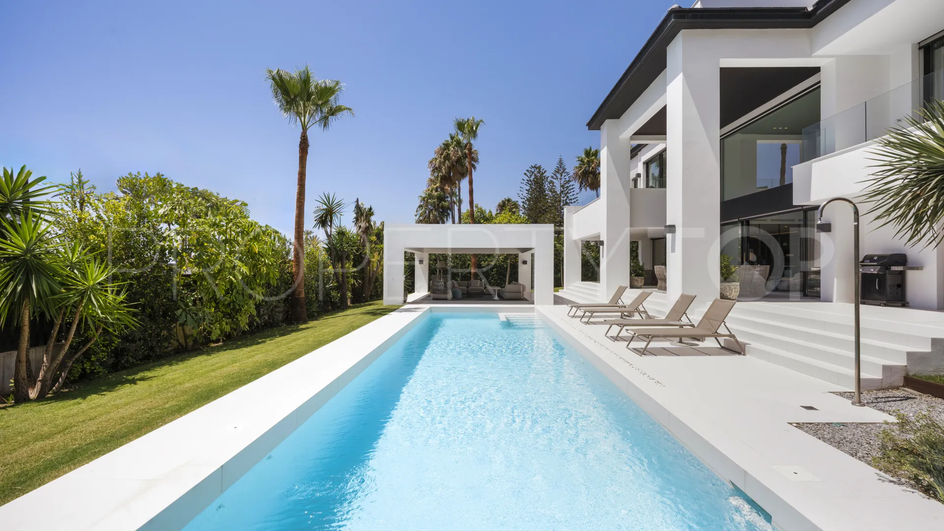For sale villa in Cortijo Blanco with 6 bedrooms