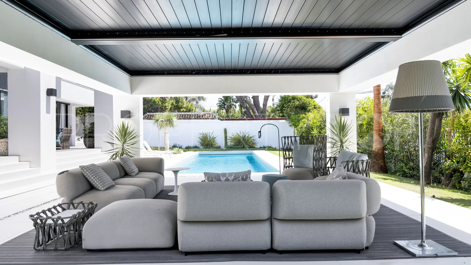 For sale villa in Cortijo Blanco with 6 bedrooms