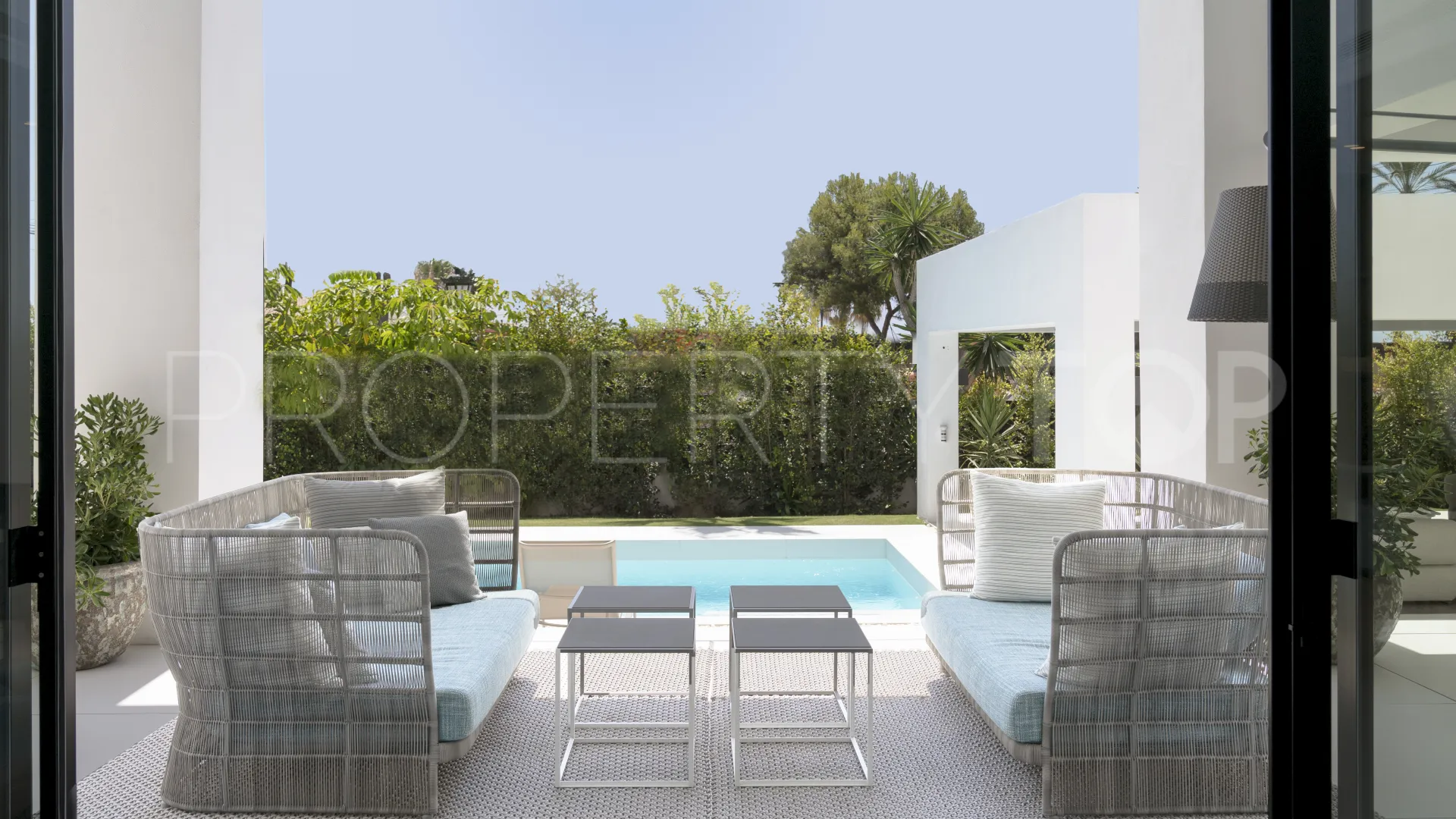 For sale villa in Cortijo Blanco with 6 bedrooms