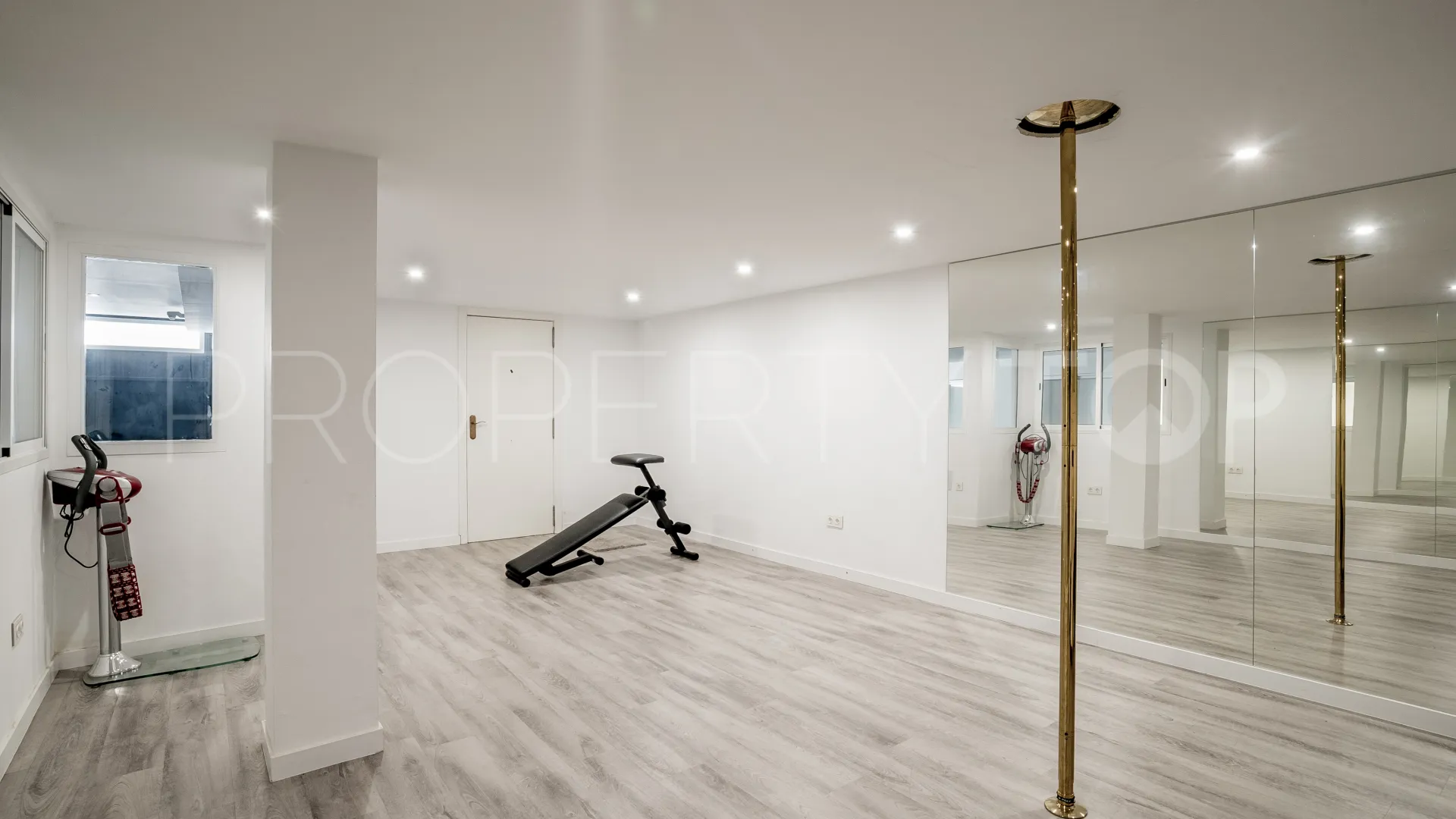 Villa en venta en Balcones de Sierra Blanca de 5 dormitorios