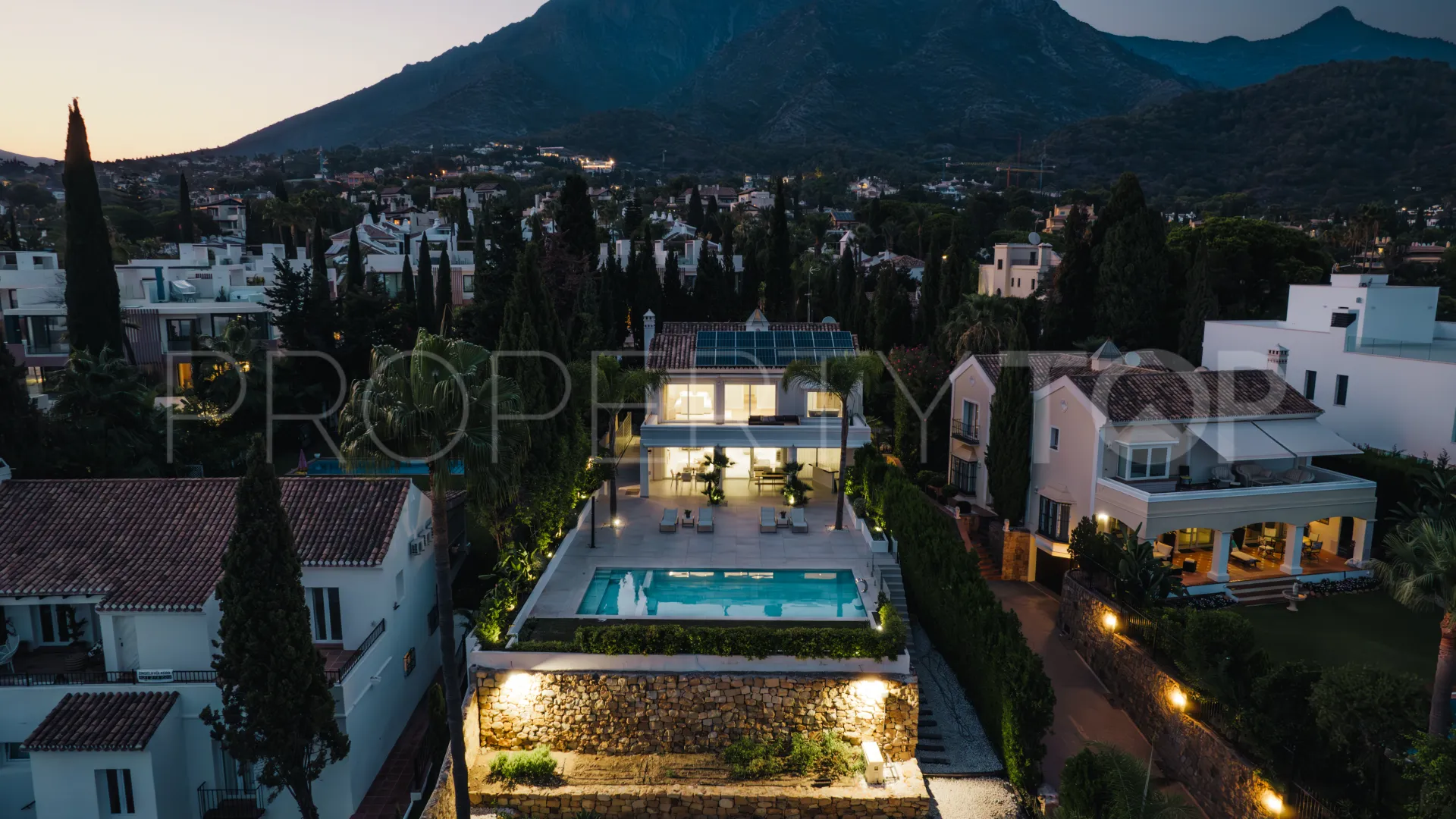 Villa en venta en Balcones de Sierra Blanca de 5 dormitorios