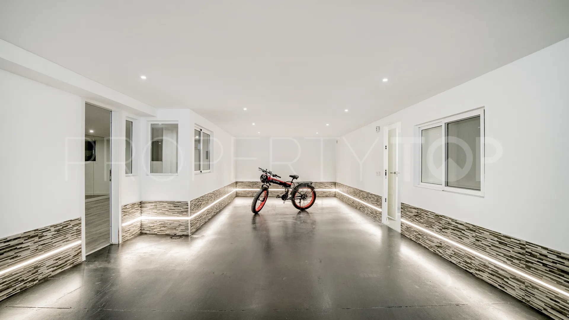 Villa en venta en Balcones de Sierra Blanca de 5 dormitorios