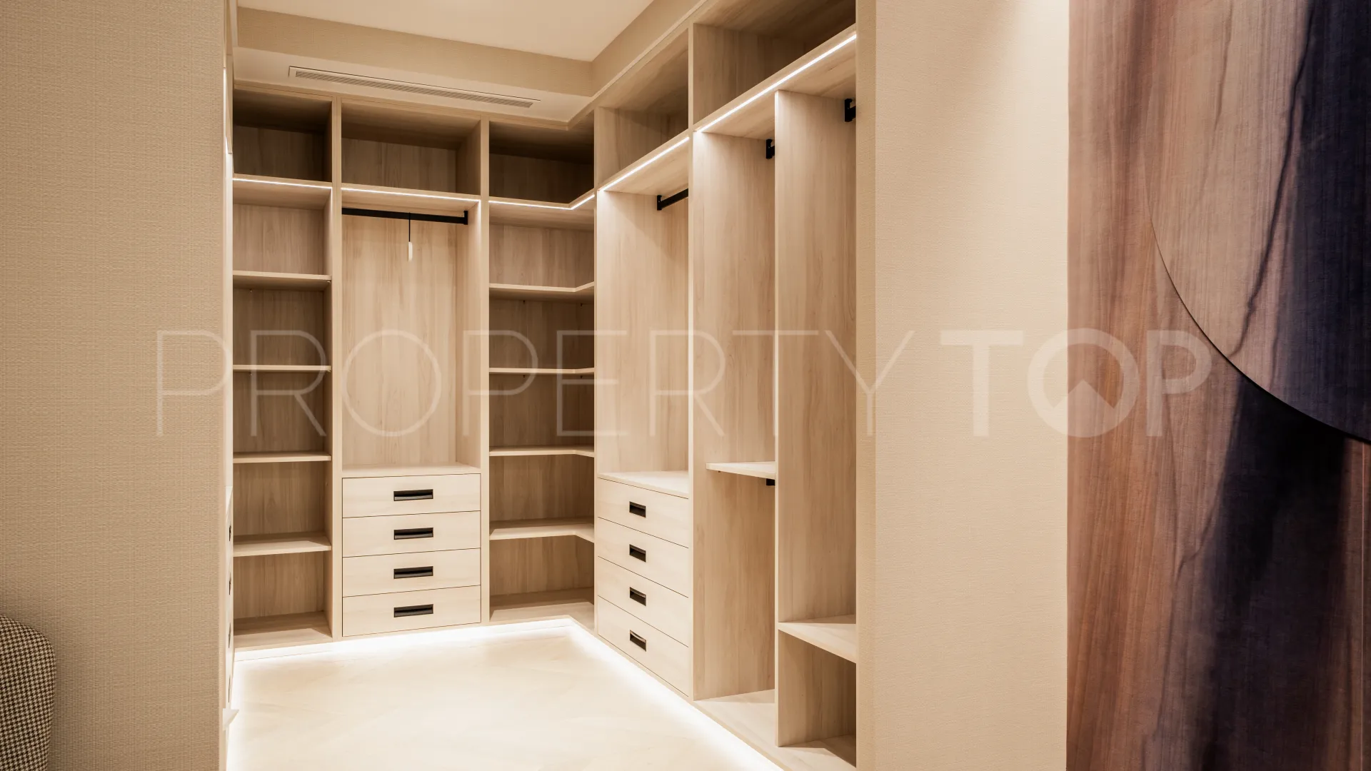 For sale 4 bedrooms apartment in Les Belvederes