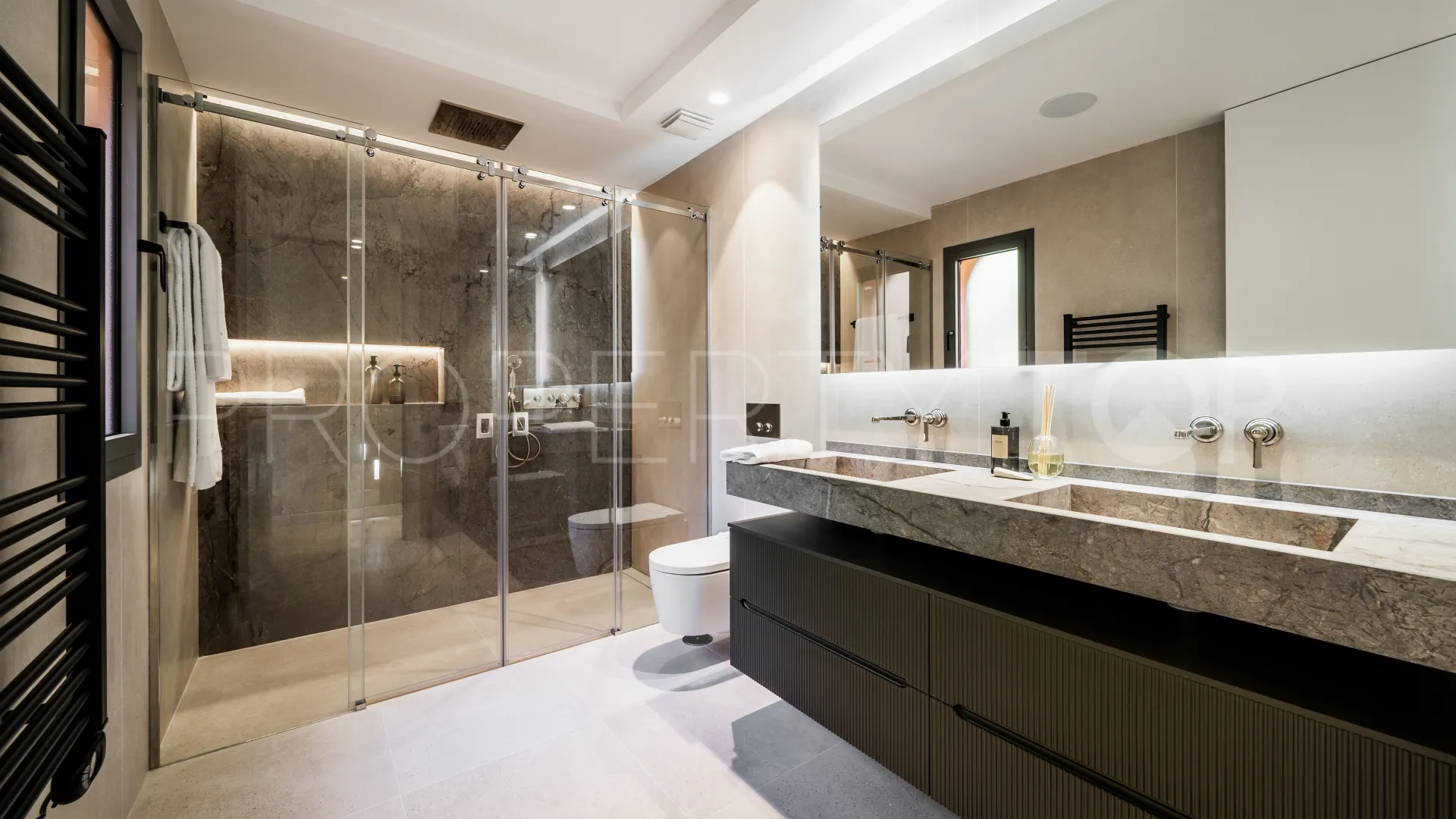 For sale 4 bedrooms apartment in Les Belvederes