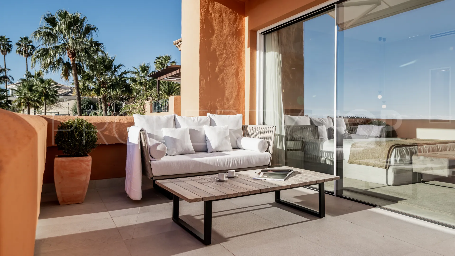 For sale 4 bedrooms apartment in Les Belvederes
