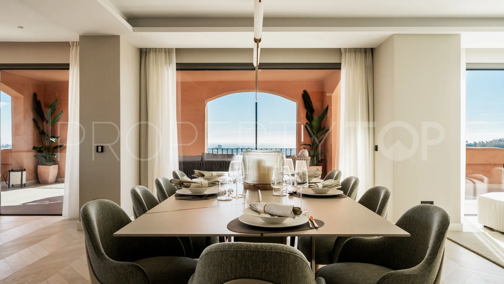 For sale 4 bedrooms apartment in Les Belvederes