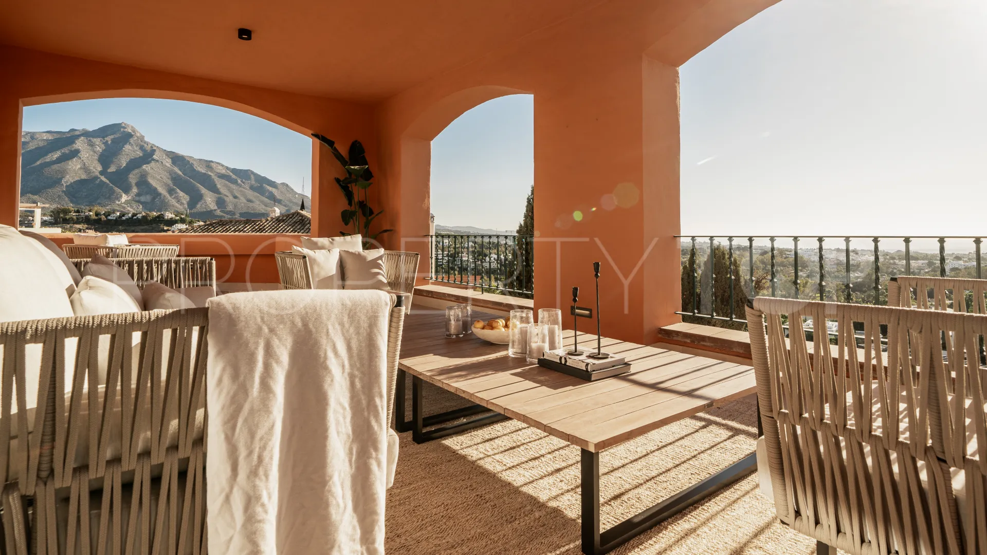 For sale 4 bedrooms apartment in Les Belvederes