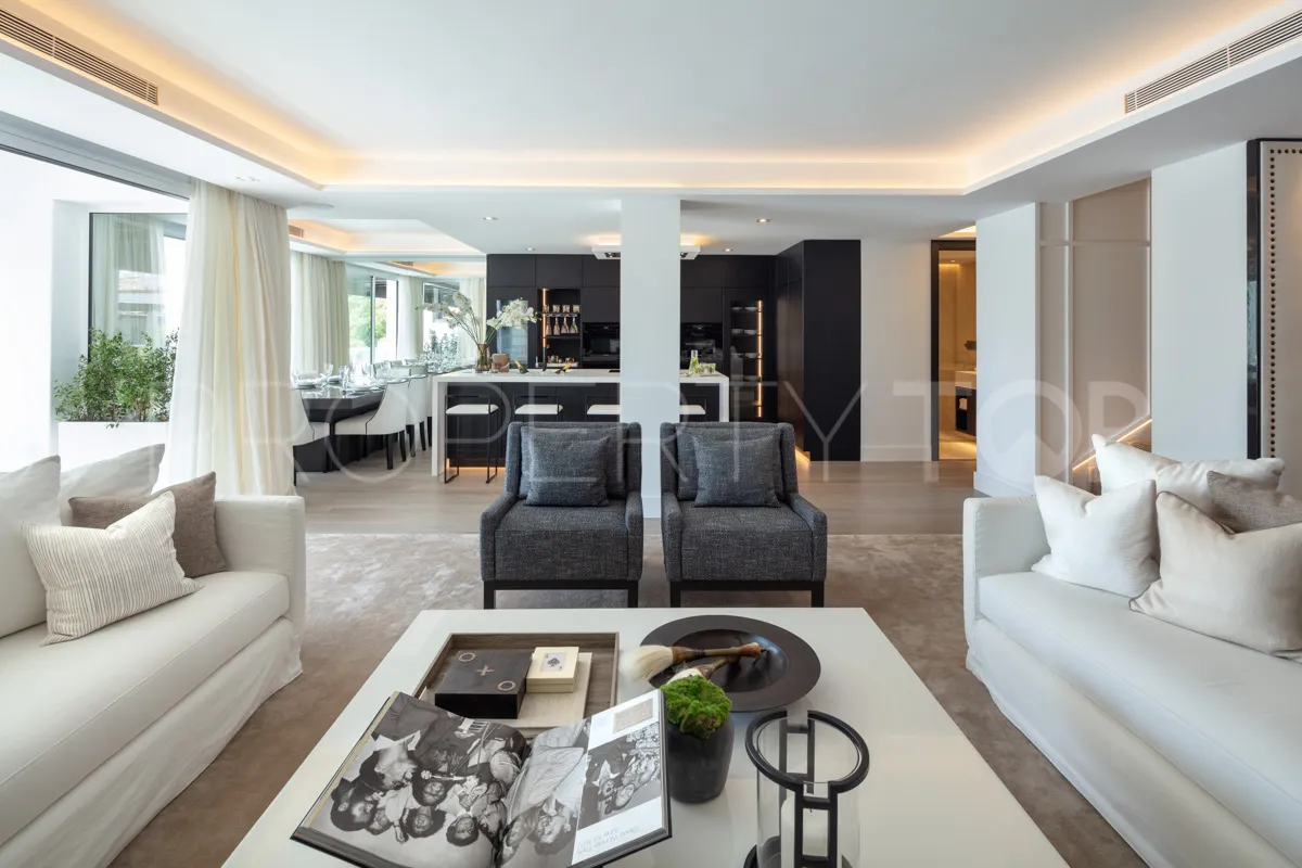 Penthouse with 4 bedrooms for sale in Puente Romano