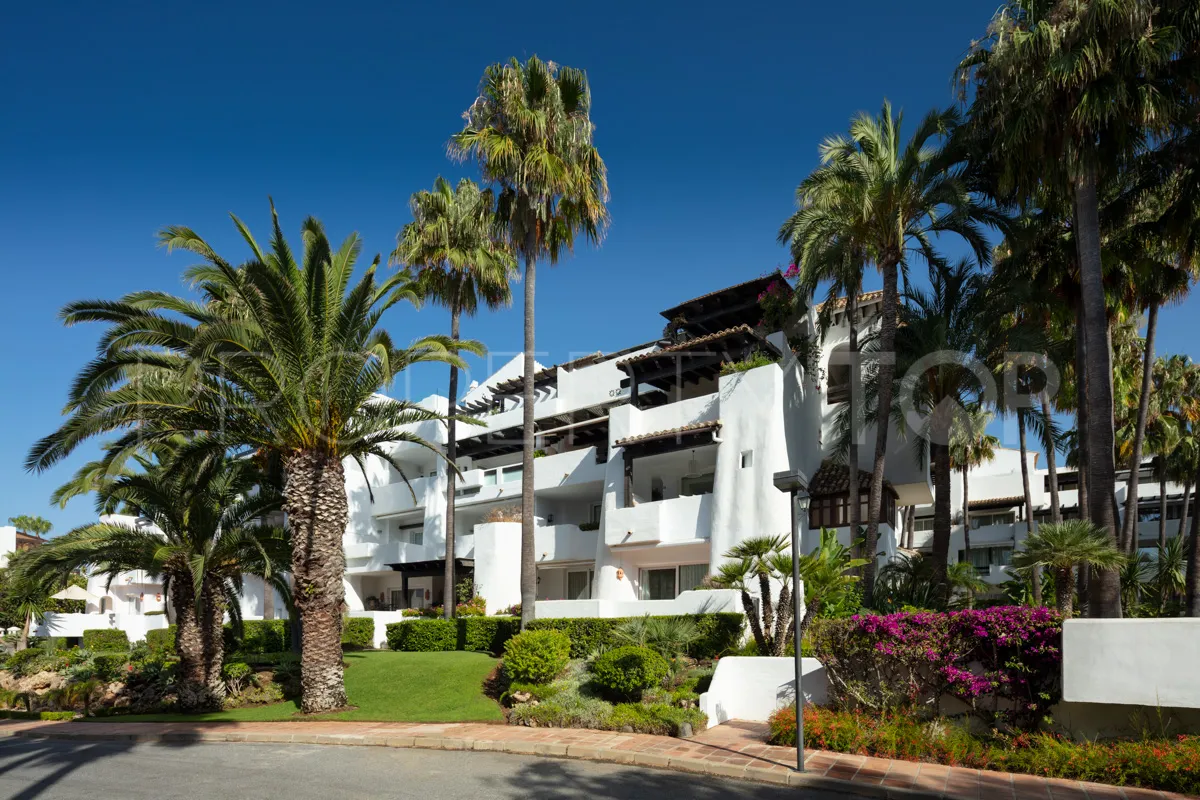 Penthouse with 4 bedrooms for sale in Puente Romano