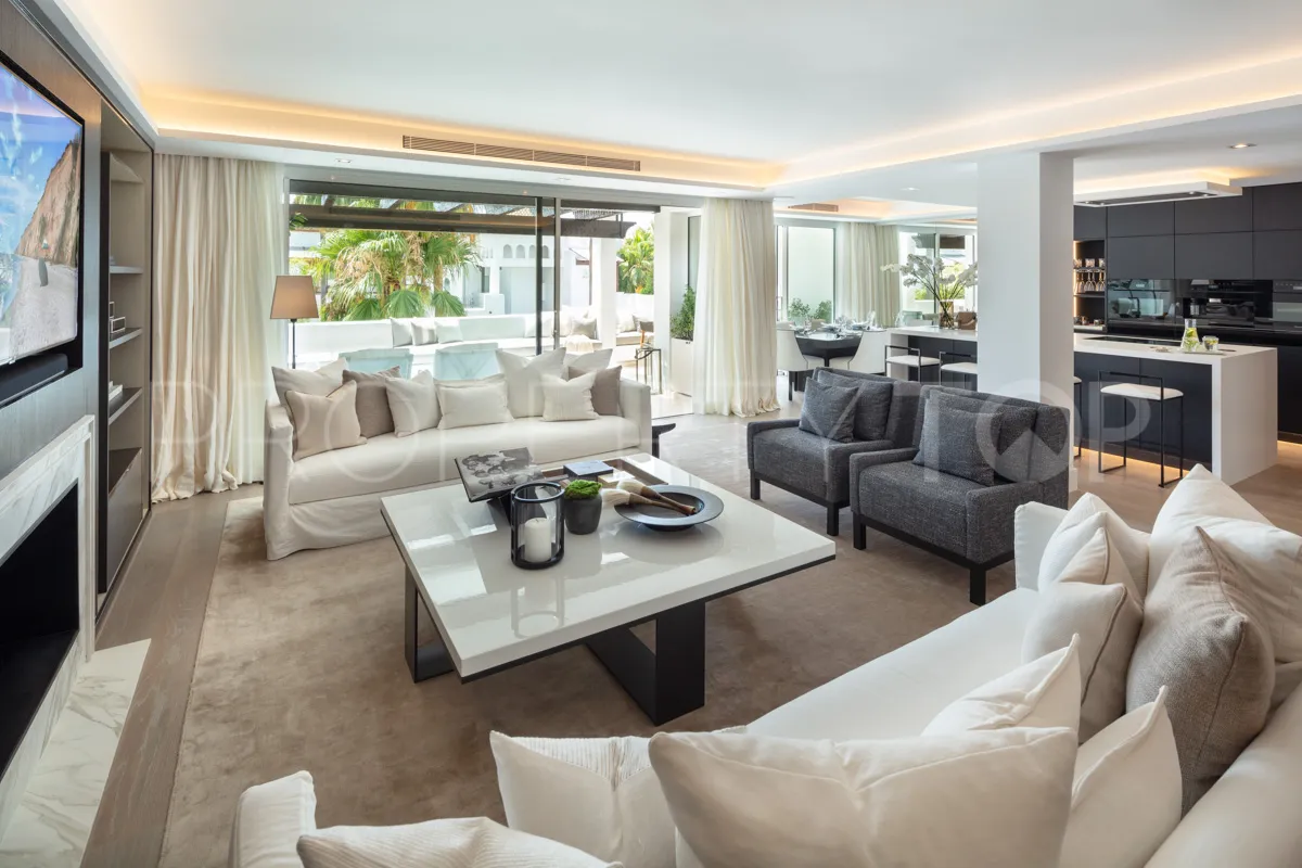 Penthouse with 4 bedrooms for sale in Puente Romano
