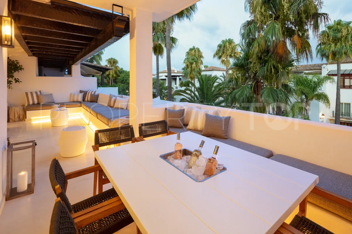 Penthouse with 4 bedrooms for sale in Puente Romano