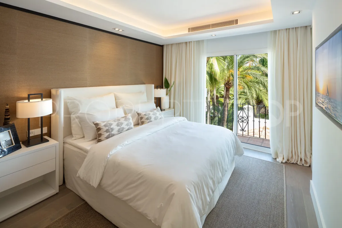 Penthouse with 4 bedrooms for sale in Puente Romano