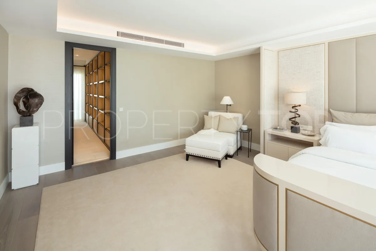Penthouse with 4 bedrooms for sale in Puente Romano