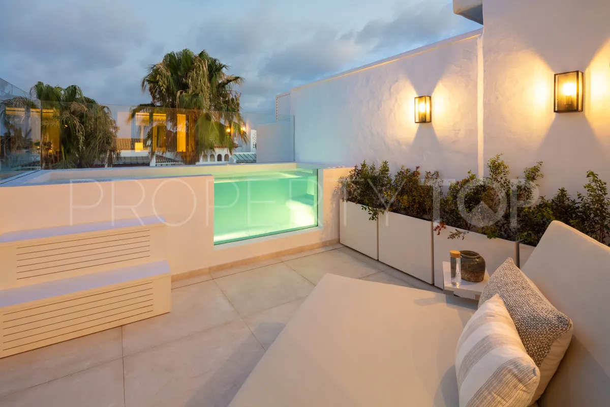 Penthouse with 4 bedrooms for sale in Puente Romano