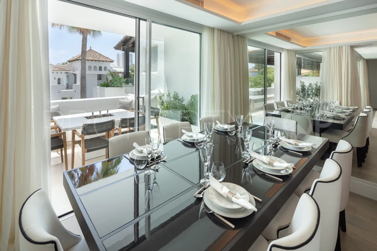 Penthouse with 4 bedrooms for sale in Puente Romano