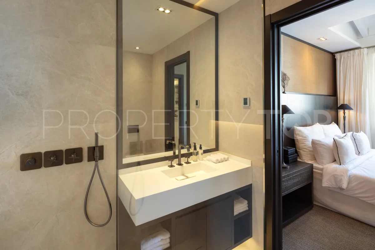 Penthouse with 4 bedrooms for sale in Puente Romano