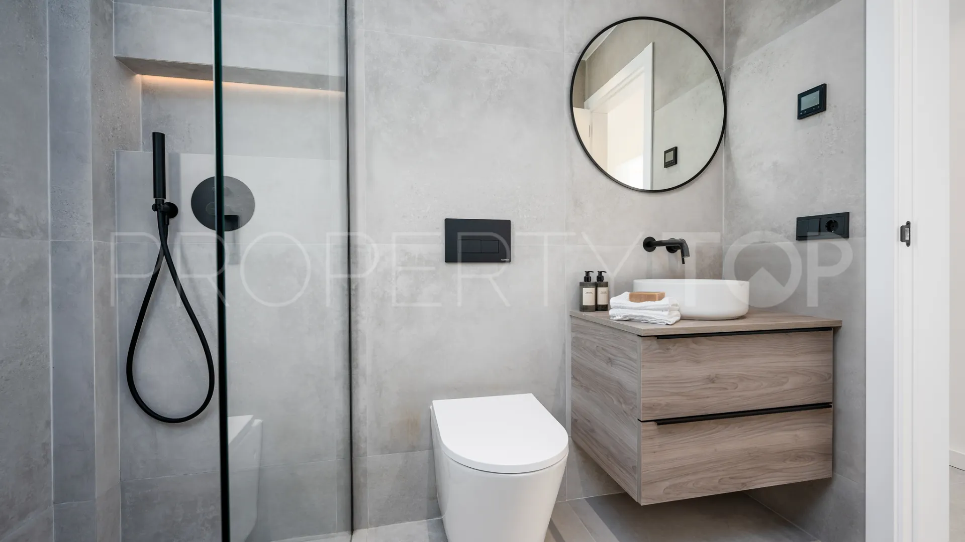 For sale La Quinta Hills duplex penthouse with 3 bedrooms