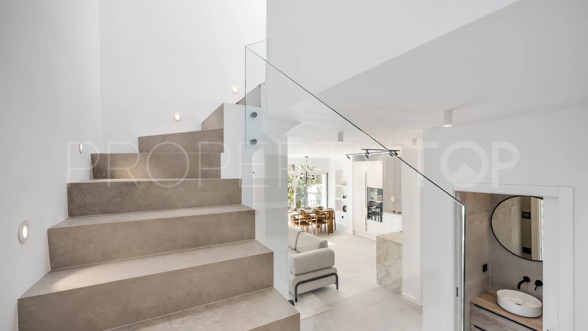 For sale La Quinta Hills duplex penthouse with 3 bedrooms