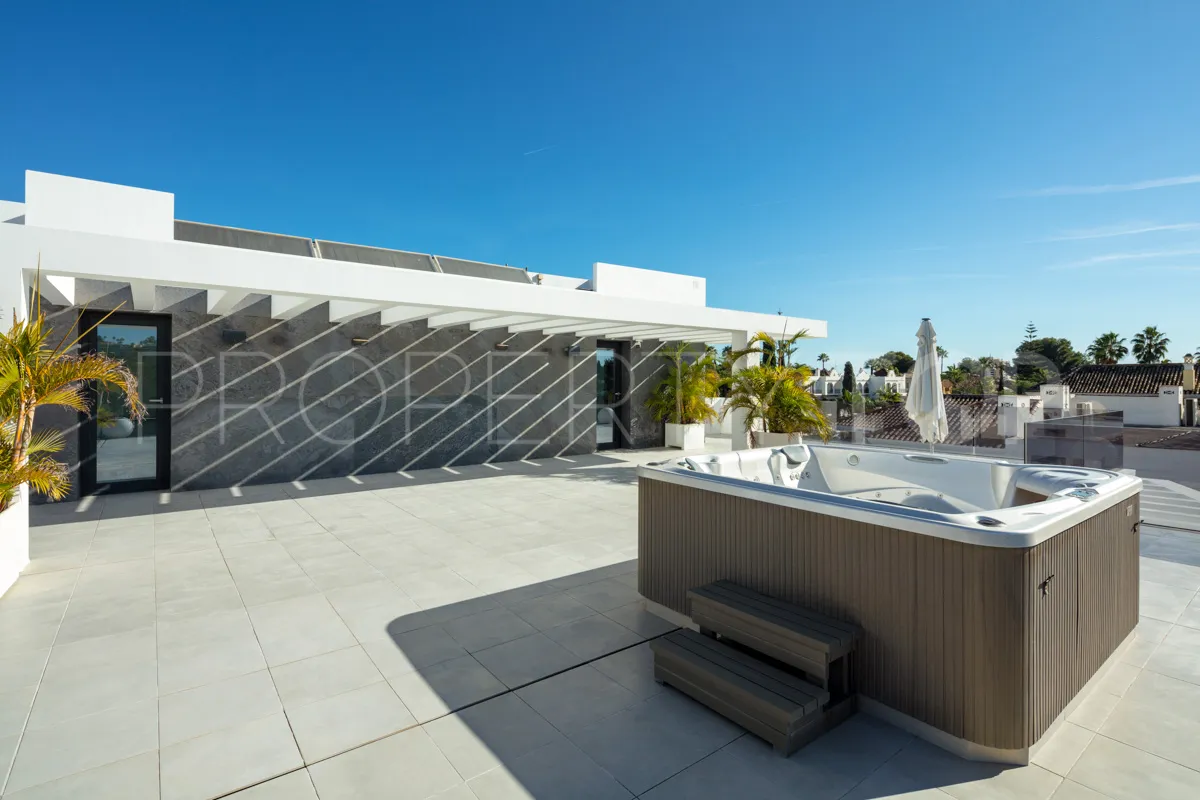 Aloha 5 bedrooms villa for sale