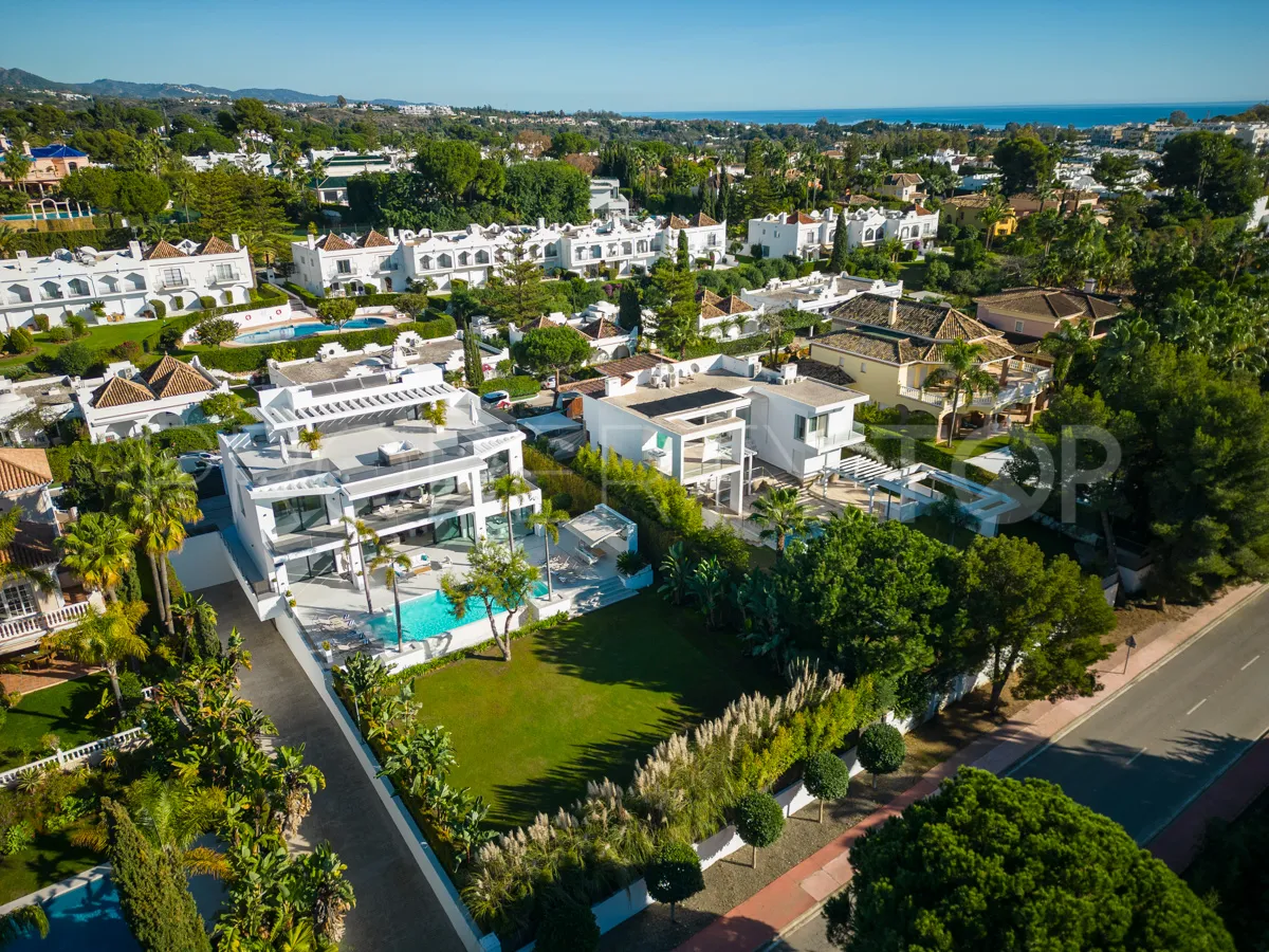 Aloha 5 bedrooms villa for sale