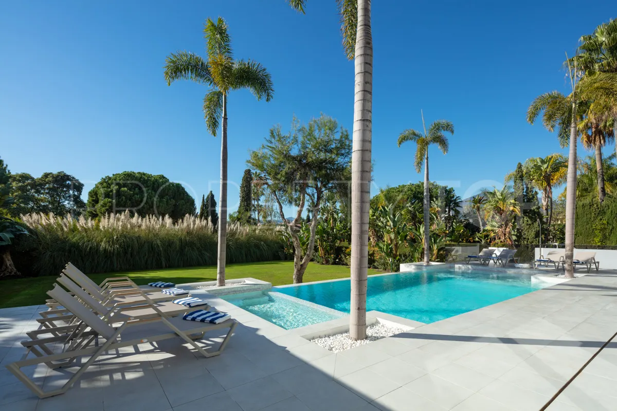 Aloha 5 bedrooms villa for sale
