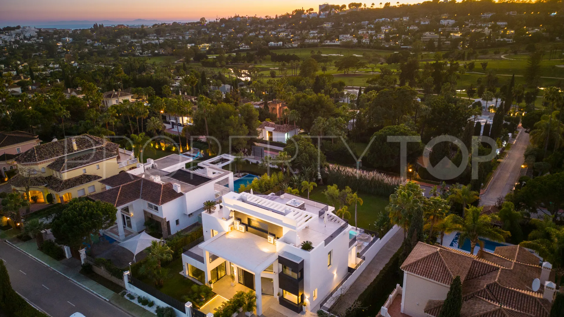 Aloha 5 bedrooms villa for sale
