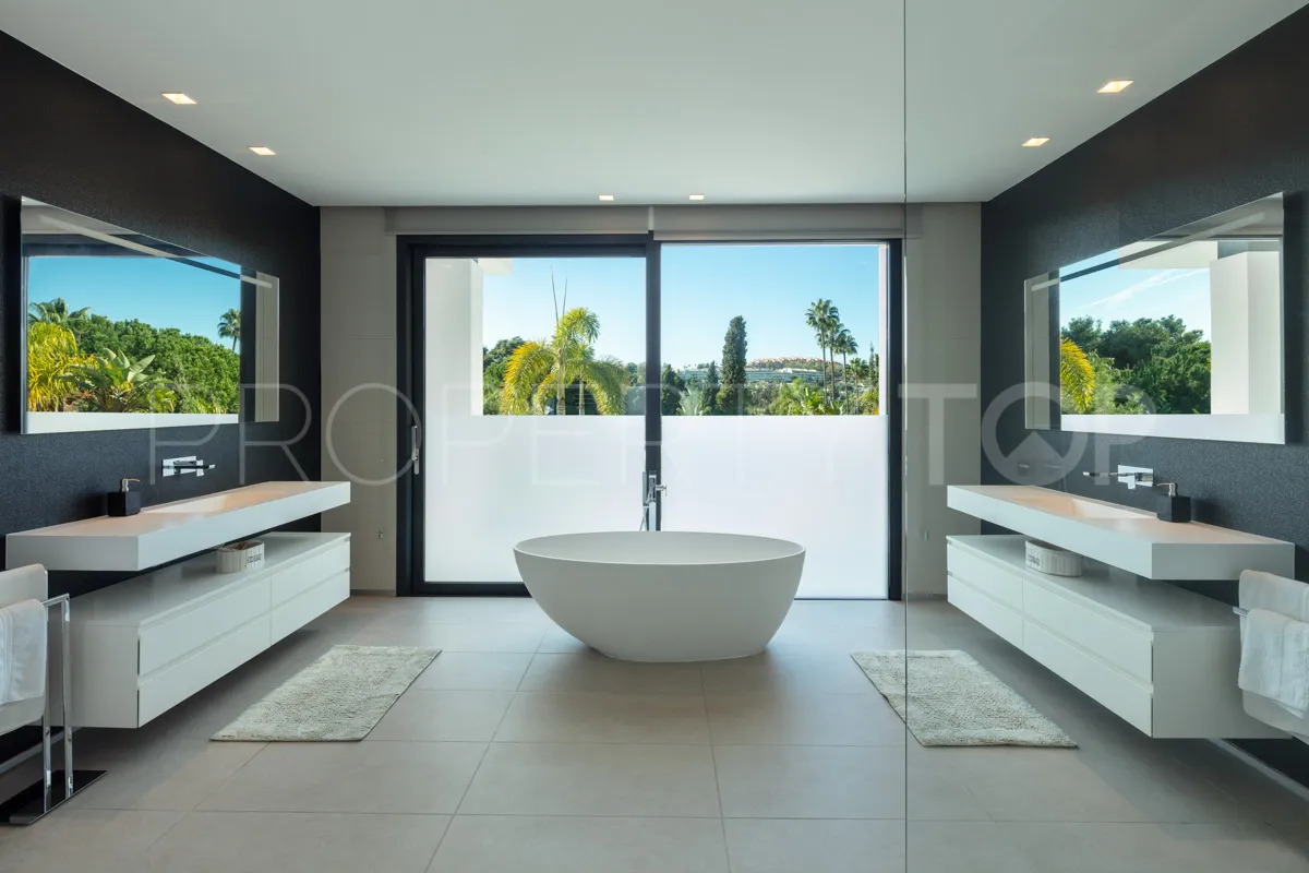 Aloha 5 bedrooms villa for sale