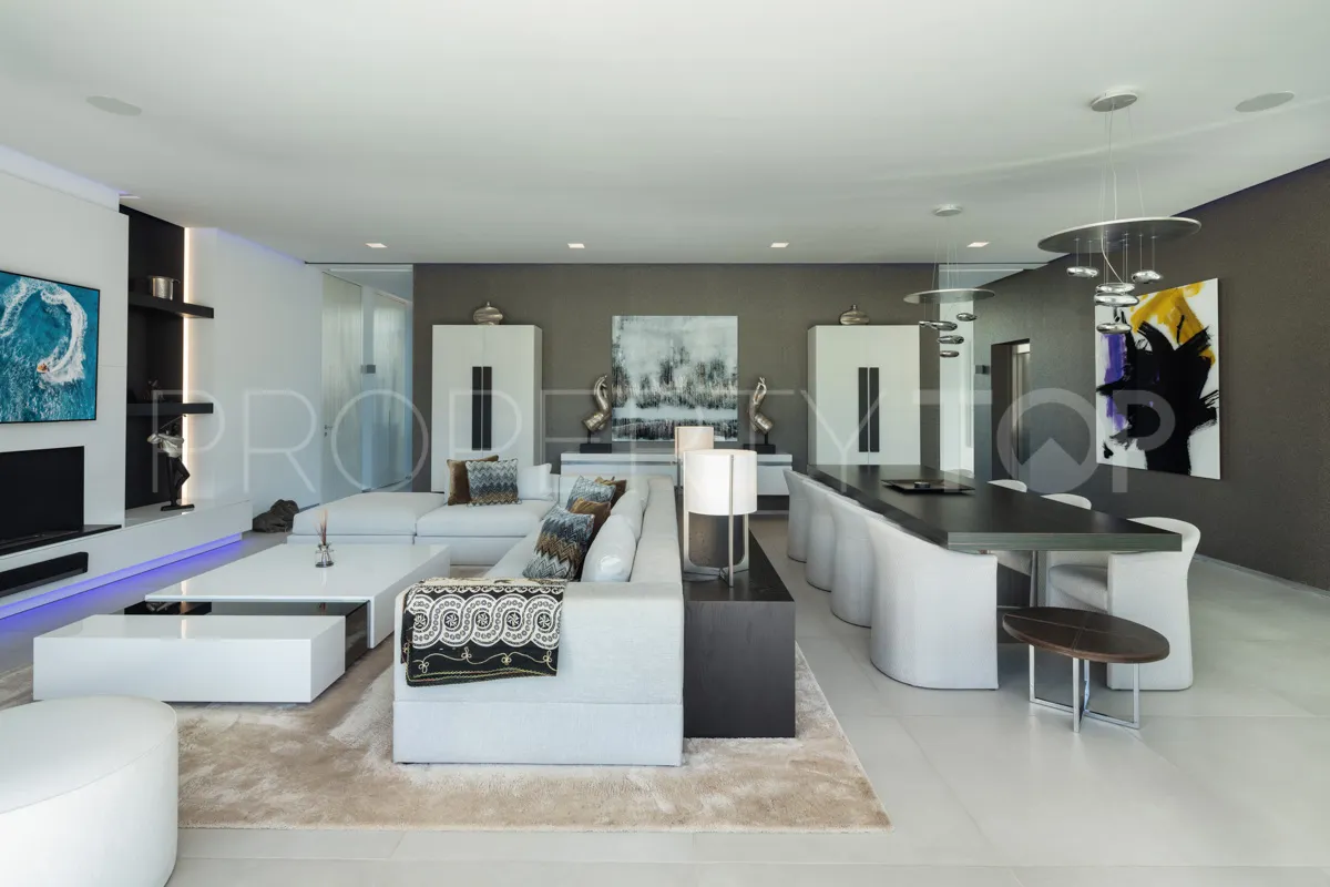 Aloha 5 bedrooms villa for sale