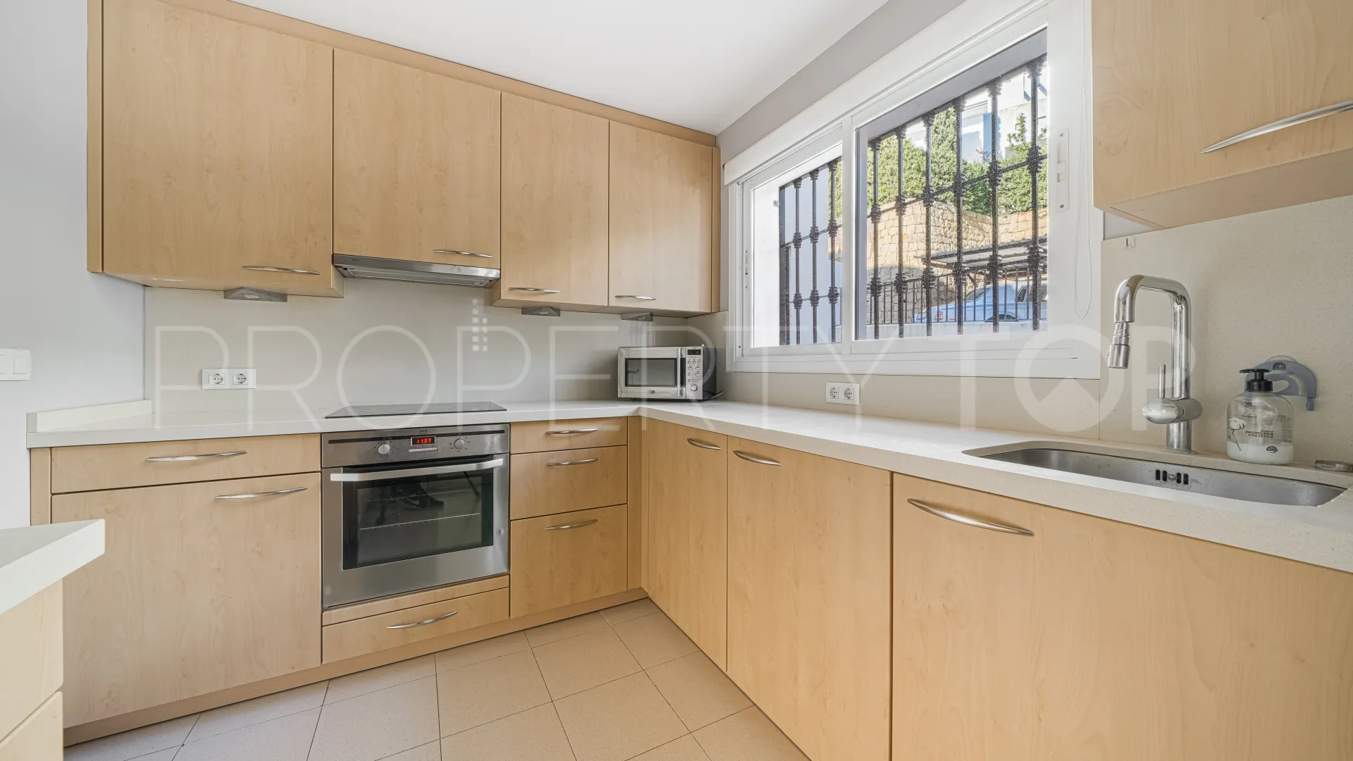 2 bedrooms La Quinta Village ground floor apartment for sale