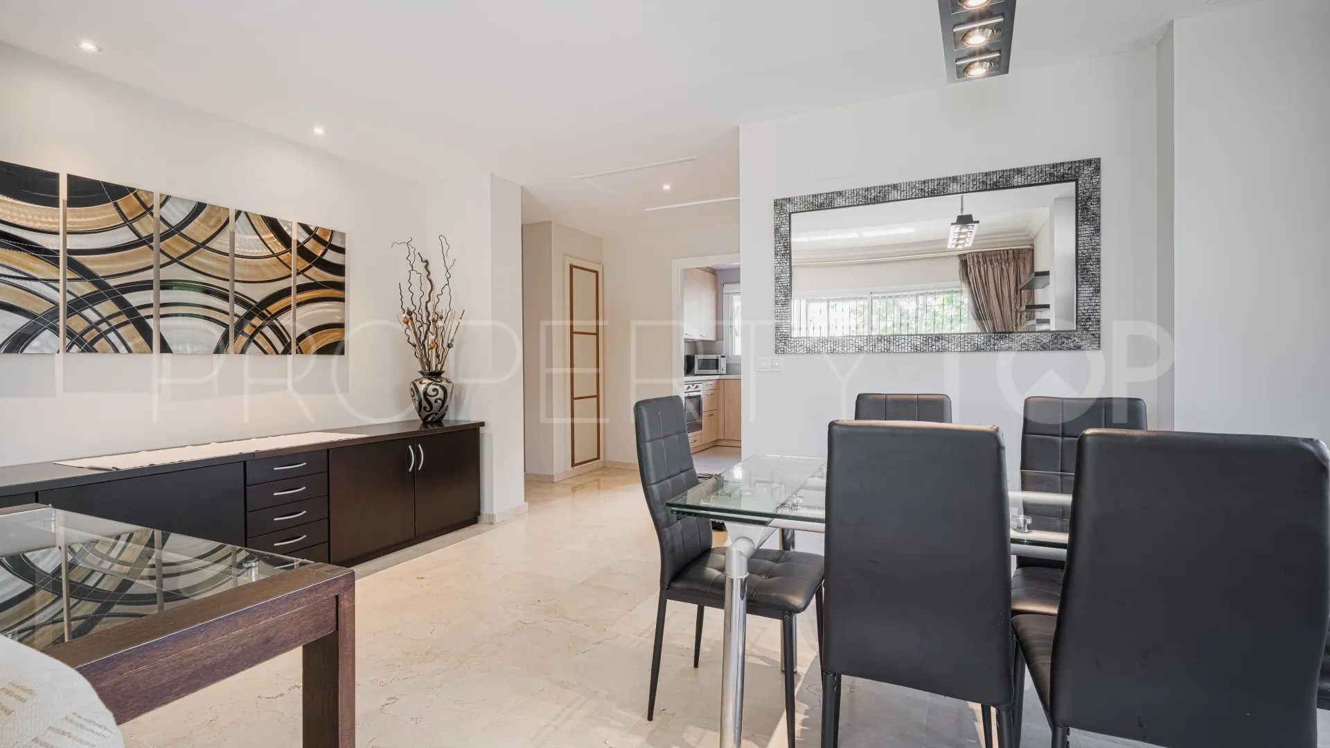 2 bedrooms La Quinta Village ground floor apartment for sale