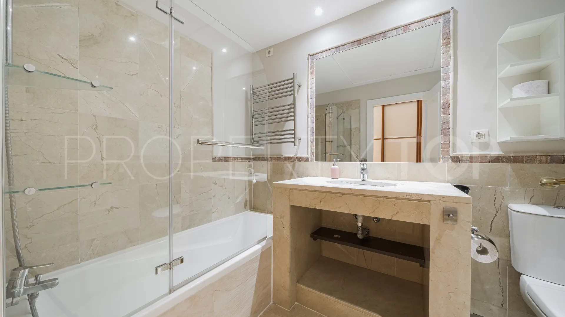 2 bedrooms La Quinta Village ground floor apartment for sale