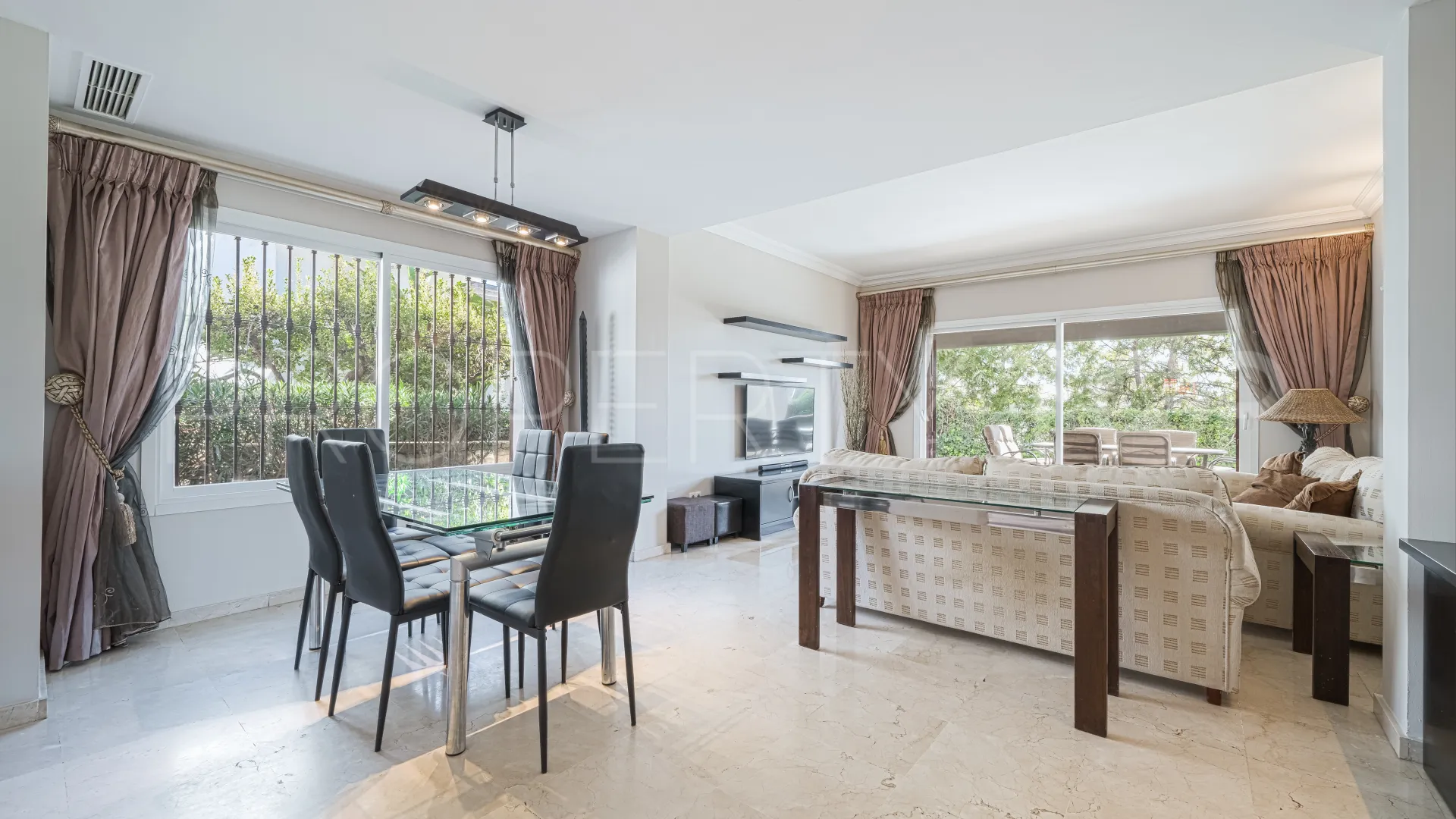 2 bedrooms La Quinta Village ground floor apartment for sale