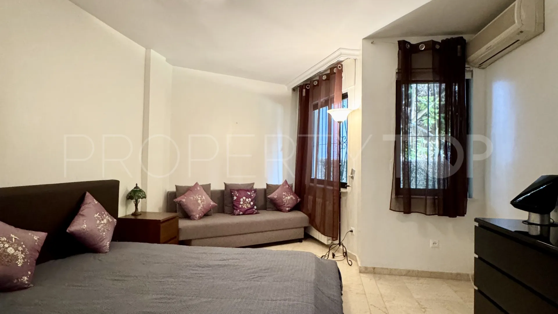 Villa for sale in Nueva Andalucia with 9 bedrooms