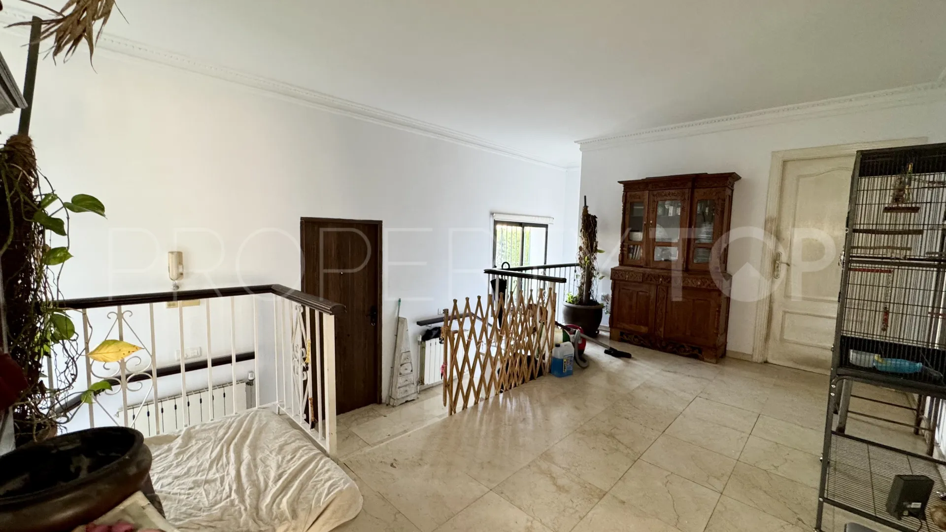 Villa for sale in Nueva Andalucia with 9 bedrooms
