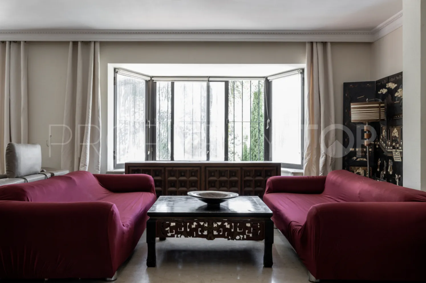 Villa for sale in Nueva Andalucia with 9 bedrooms