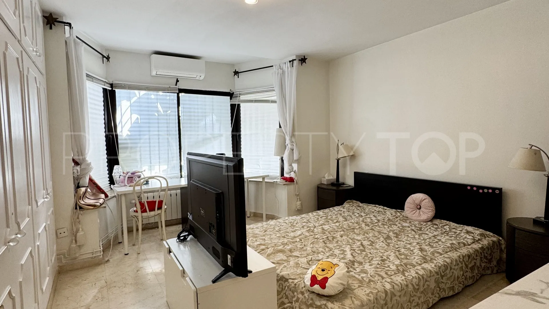 Villa for sale in Nueva Andalucia with 9 bedrooms