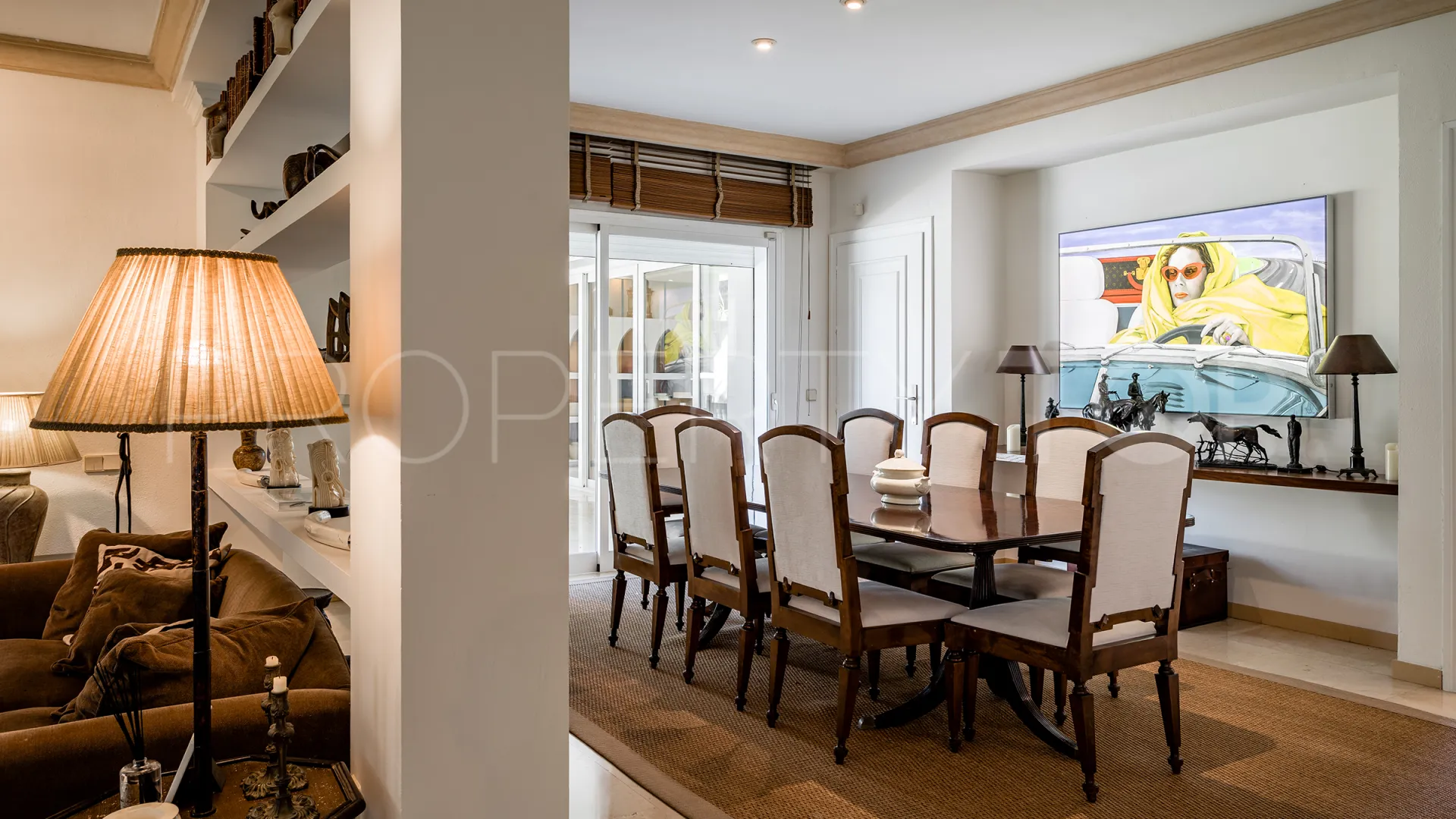 For sale villa with 6 bedrooms in Guadalmina Baja
