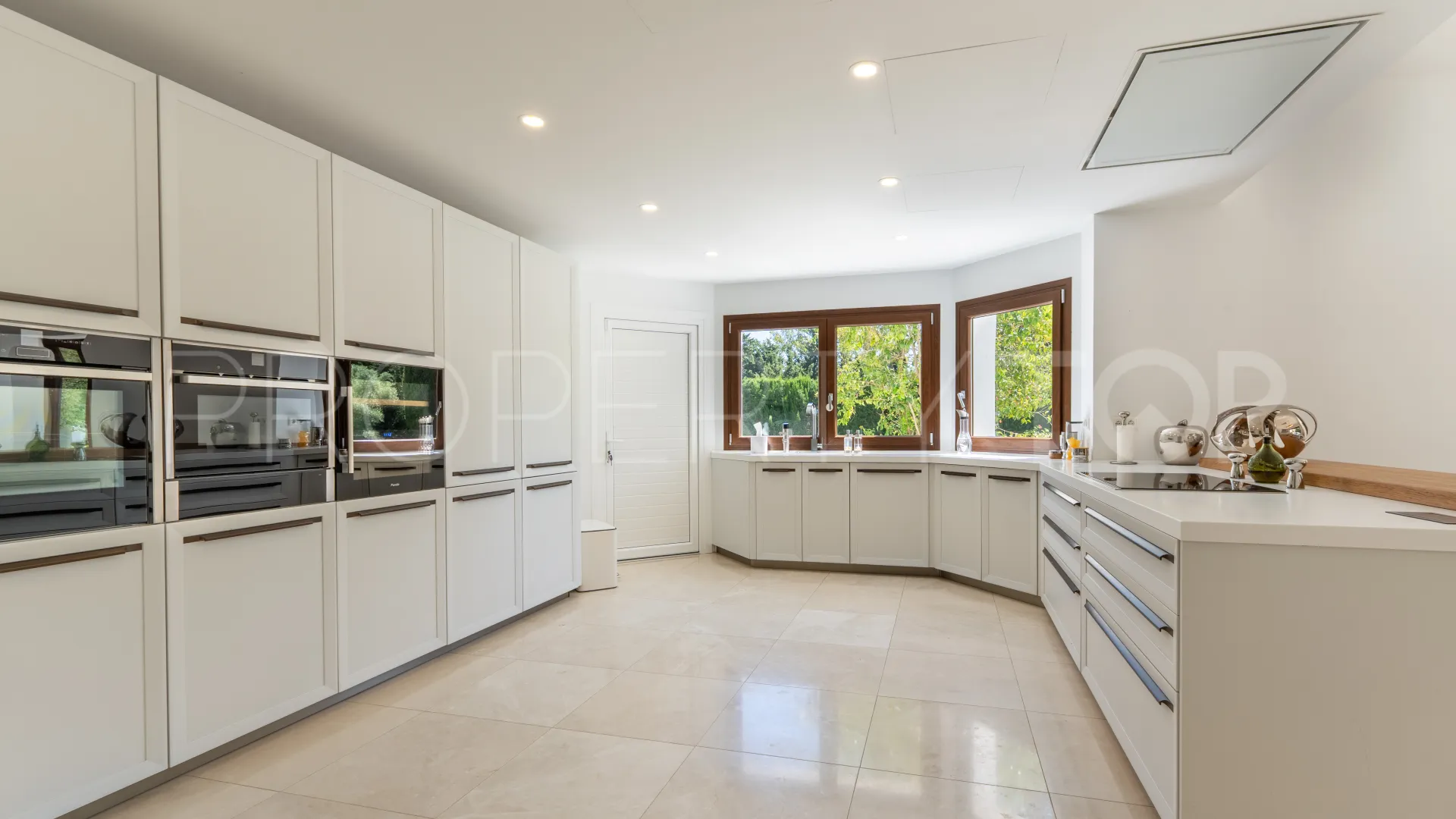6 bedrooms villa in Guadalmina Baja for sale