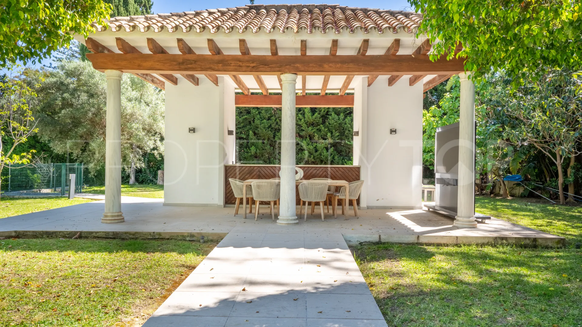 6 bedrooms villa in Guadalmina Baja for sale