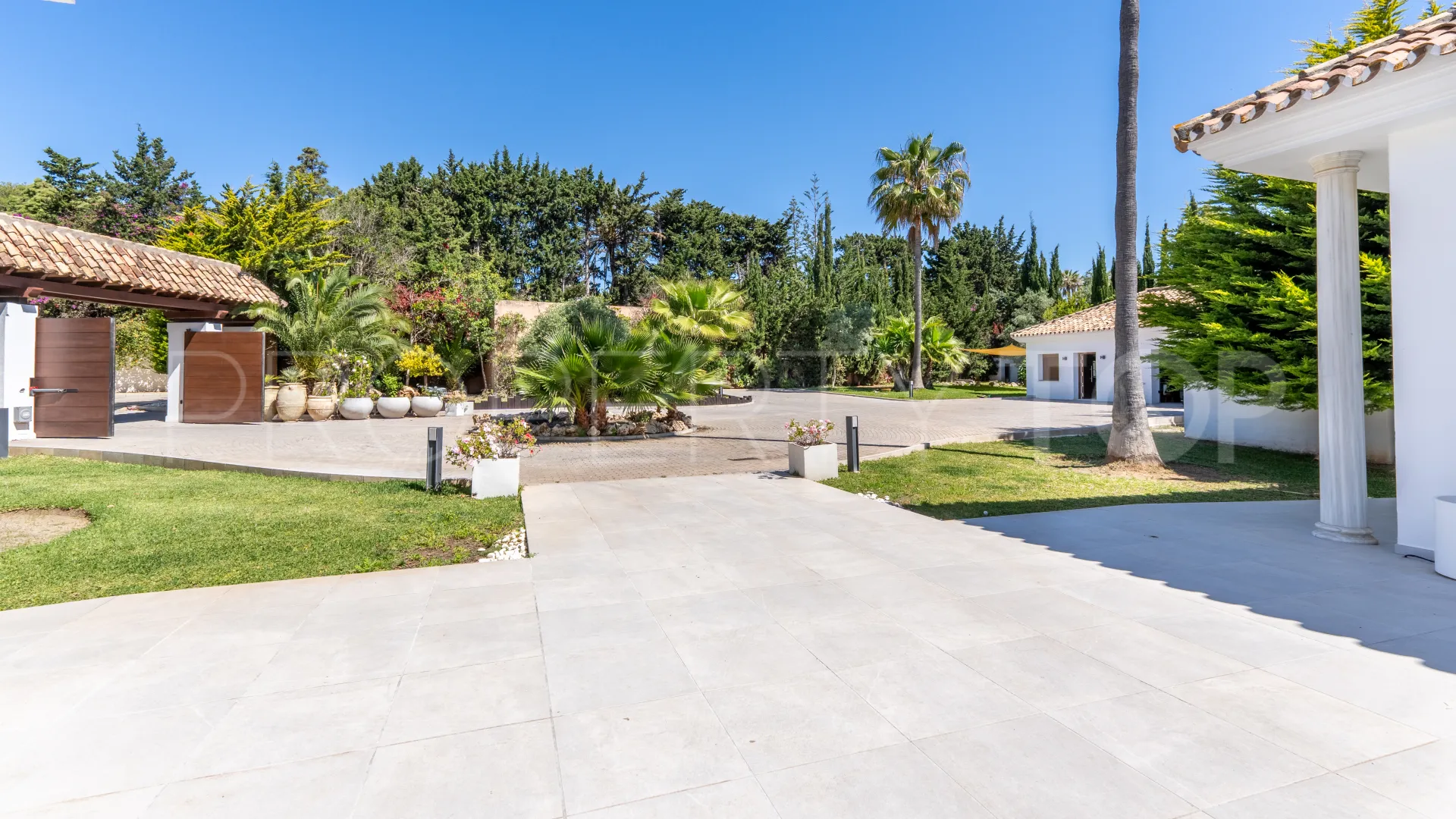 6 bedrooms villa in Guadalmina Baja for sale