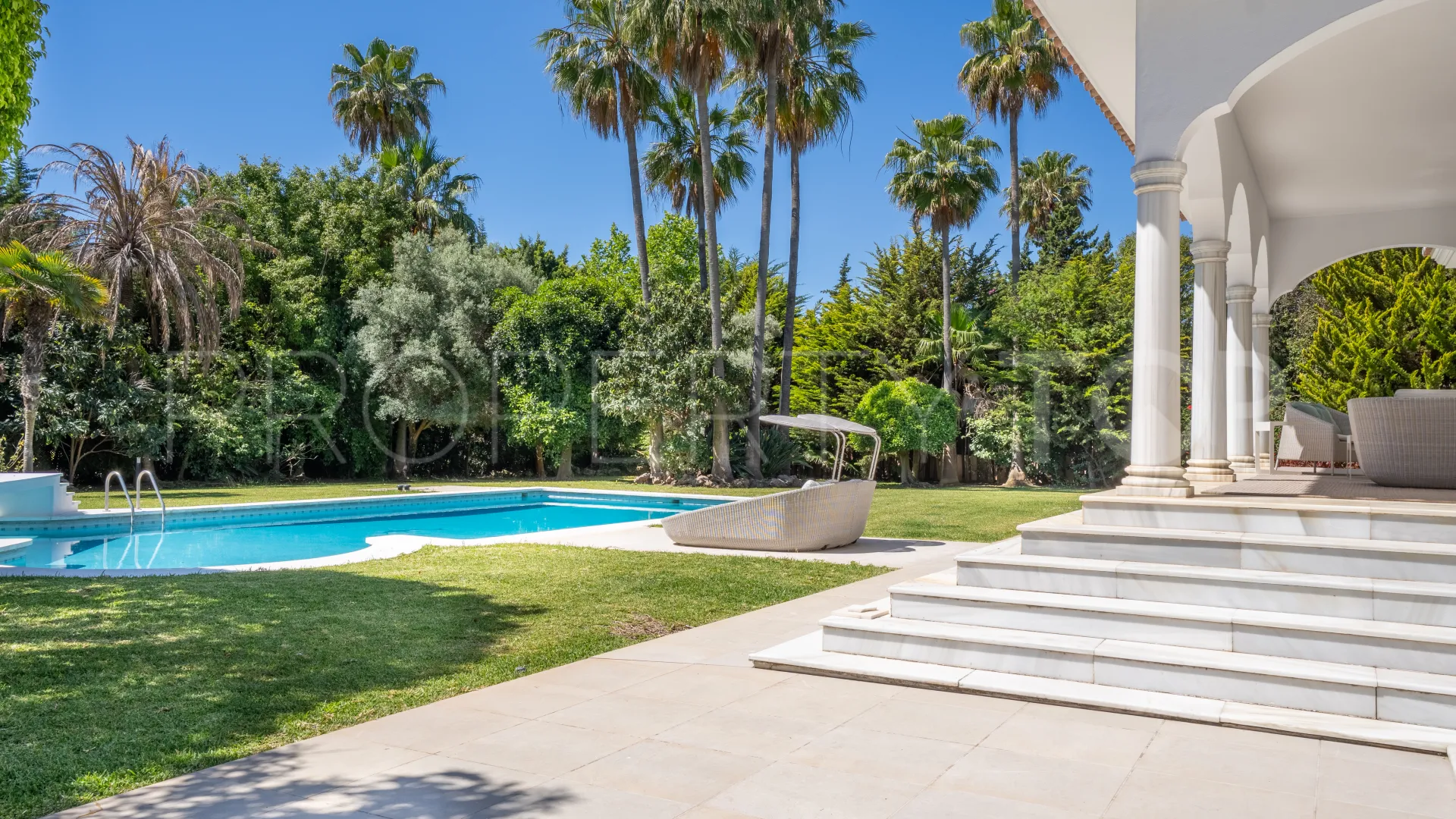 6 bedrooms villa in Guadalmina Baja for sale