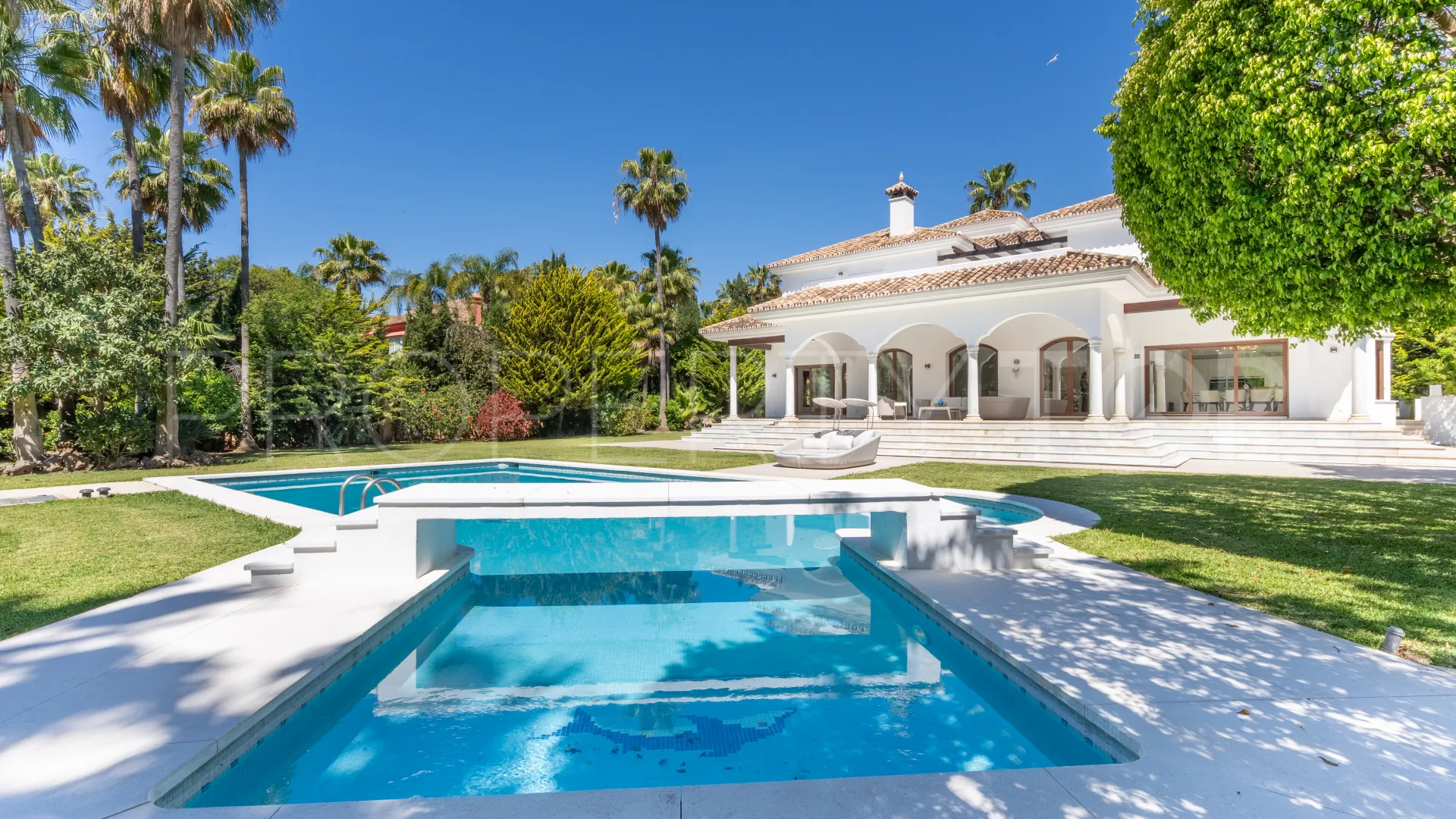 6 bedrooms villa in Guadalmina Baja for sale