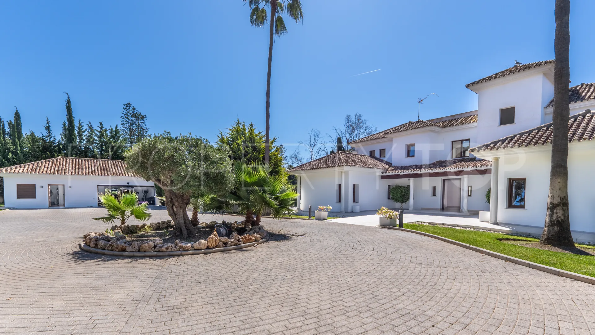 6 bedrooms villa in Guadalmina Baja for sale