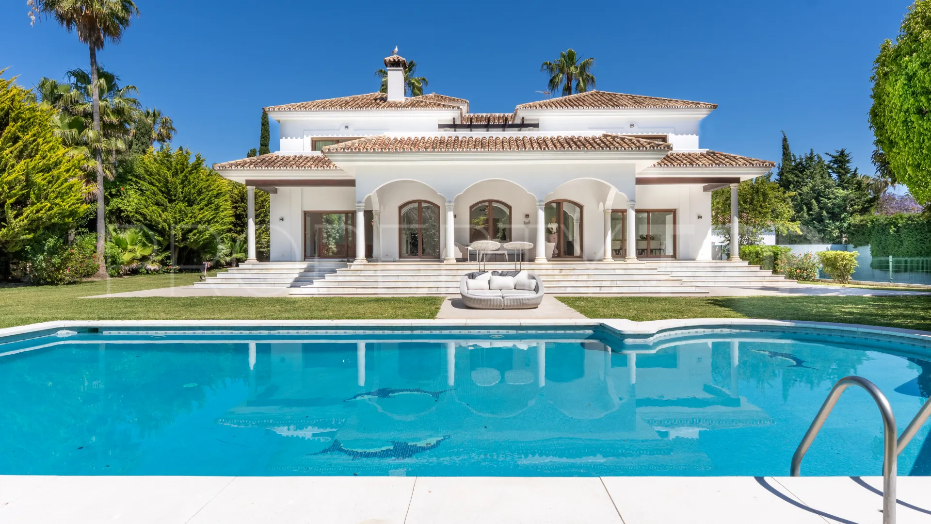6 bedrooms villa in Guadalmina Baja for sale