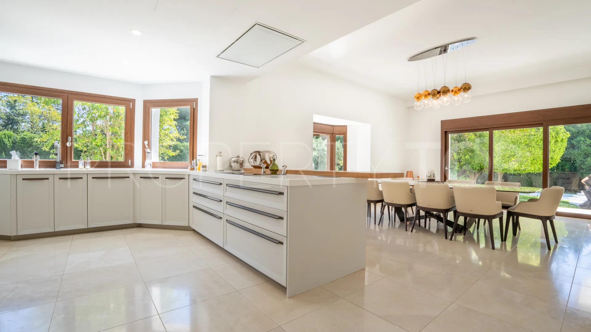 6 bedrooms villa in Guadalmina Baja for sale