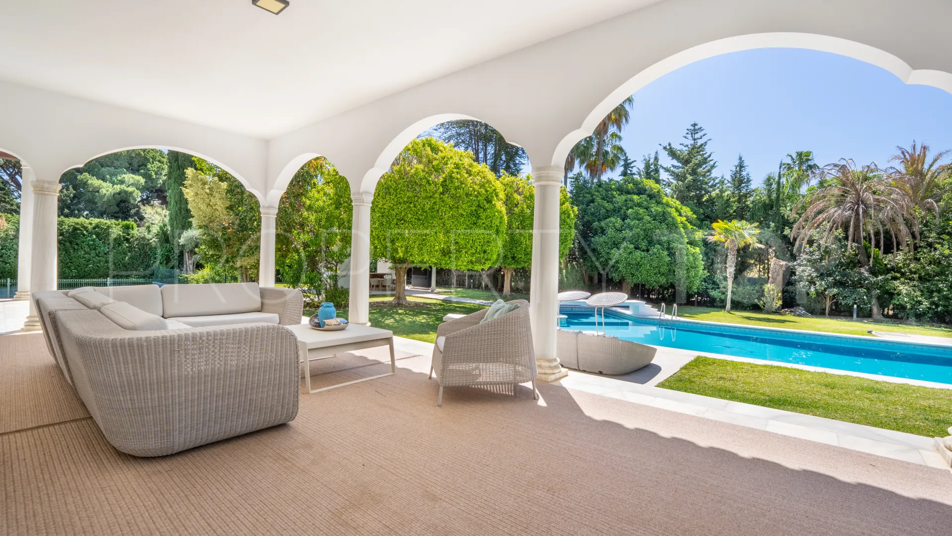 6 bedrooms villa in Guadalmina Baja for sale