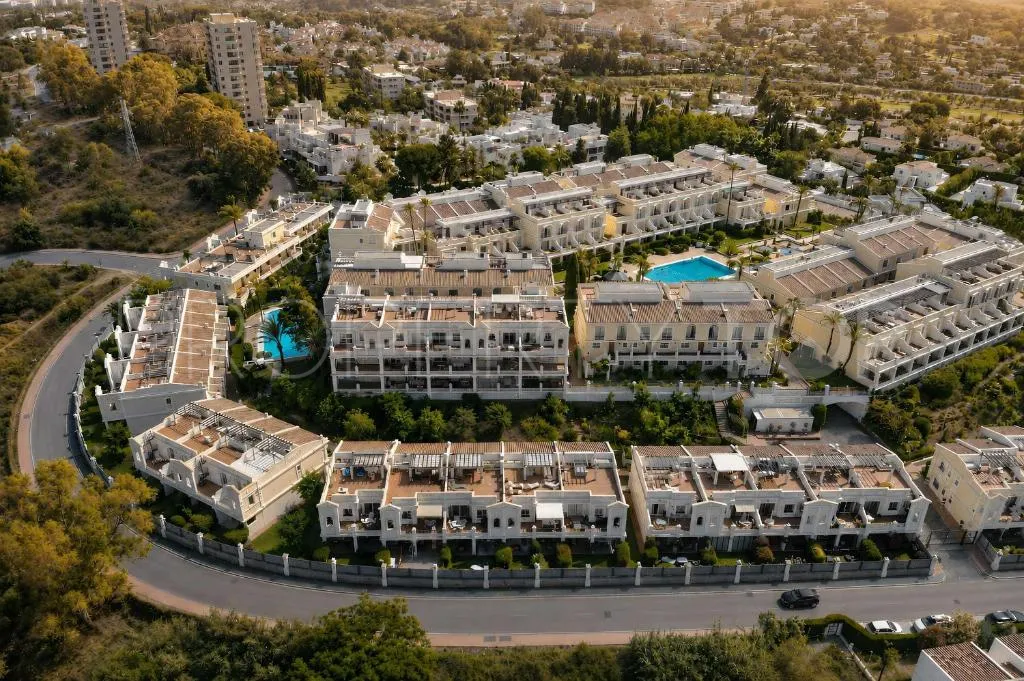Apartamento con 3 dormitorios en venta en Nueva Andalucia