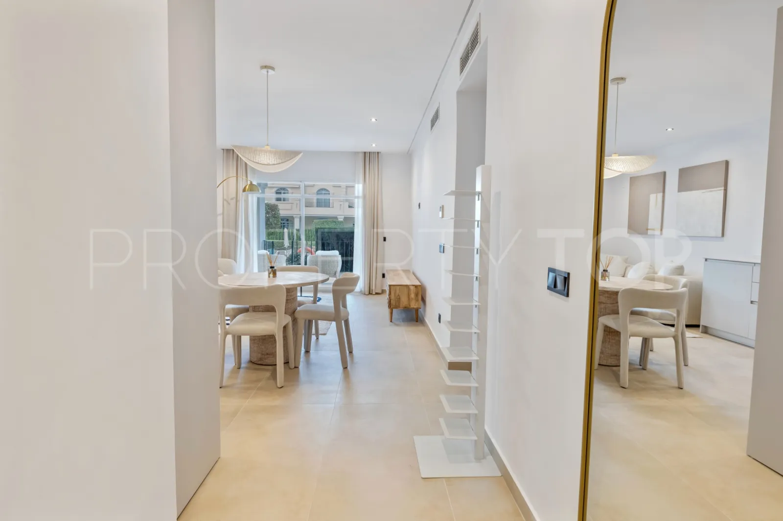 Apartamento con 3 dormitorios en venta en Nueva Andalucia