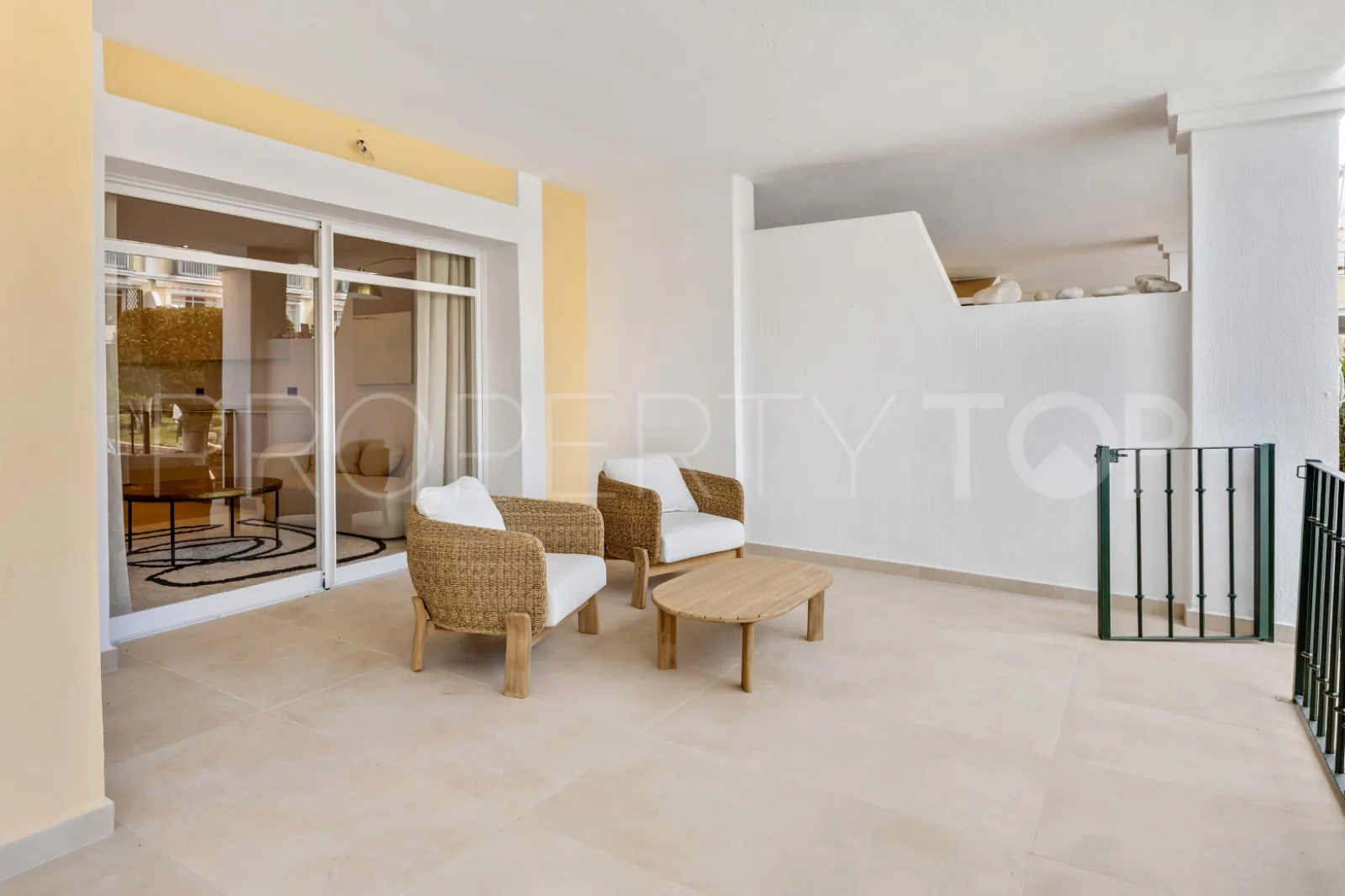 Apartamento con 3 dormitorios en venta en Nueva Andalucia